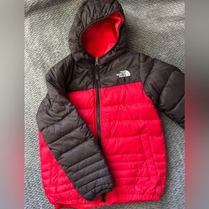 The North Face boys XS (6) 550 Reversible down filled jacket